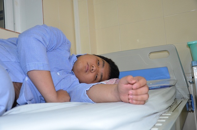 Thương cha đạp xích lô, cậu học trò nghèo nhiều lần bỏ viện chấp nhận cái chết! - 6