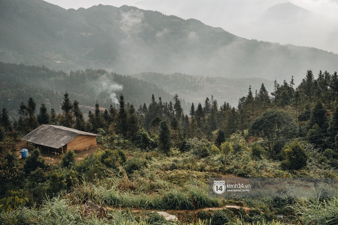 Cận cảnh màn tập thể dục giữa đỉnh trời mây tại ngôi trường cao 2000m ở Hà Giang: Như lạc vào bồng lai tiên cảnh - Ảnh 3.