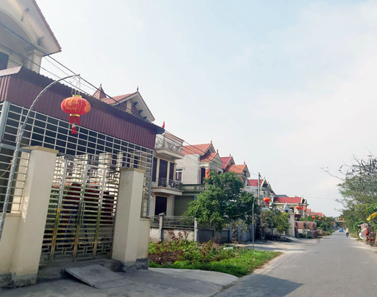 Khoảng năm 2002, ở Đại Hợp rộ lên phong trào lấy chồng Đài Loan, đến năm 2007, các cô gái chủ yếu lấy chồng Hàn Quốc, vì có thể bảo lãnh cho bố mẹ sang quê chồng làm ăn, đổi đời. Ảnh: Phạm Nga.