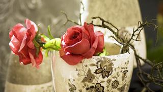 roses-vase-petals-dry-88882-1920x1080.jpg