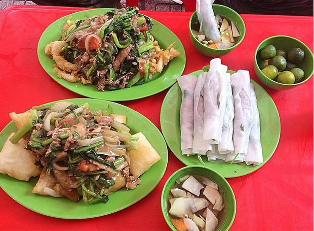 Ngoài phố bánh xèo, Hà Nội còn có hẳn con phố chuyên bán phở cuốn lâu đời, bạn đã ăn hết chưa? - Ảnh 1.