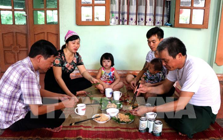 073529_nem-bui-mon-an-dan-da-o-lang-que-bac-ninh.jpg