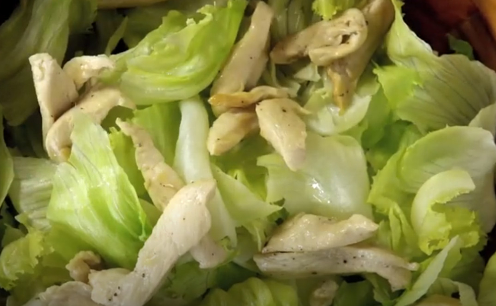 bep-tay-3-cach-lam-mon-caesar-salad-tru-danh-vo-cung-don-gian-0f5e6034.jpg