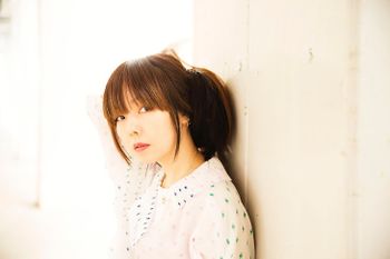 350px-aiko_-_Shimetta_Natsu_no_Hajimari_promo.jpg